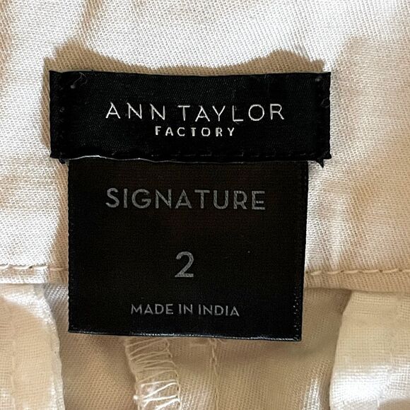 New! Ann Taylor Factory Tan Shorts. Size 2. - Picture 3 of 4